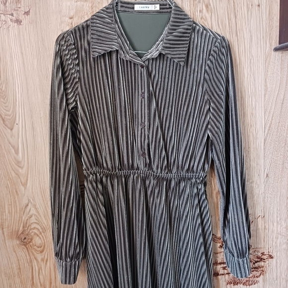 Lucidy Velvet Ribbed Fully Lined Long Sleeve Midi Dress - Picture 2 of 13